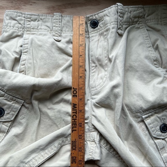 American Eagle Cargo Shorts - Size 32 - Picture 7 of 9